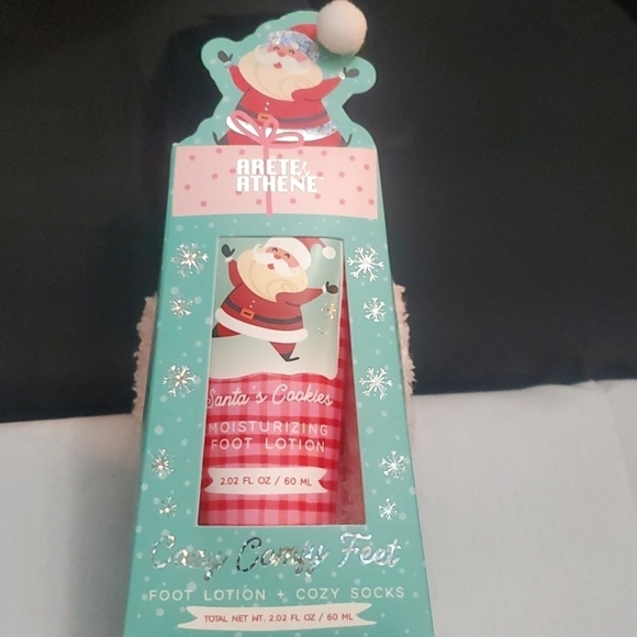Cozy Comfy Feet- Santa's Cookies Scented Foot Lotion & Plush Sock Set - Picture 1 of 3